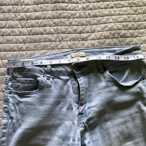 Jeans - Picture 2 of 8